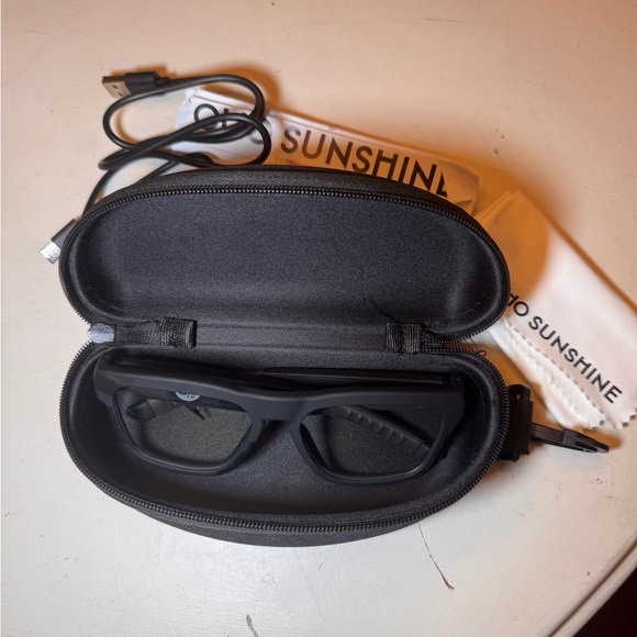 Smart Glasses with Blue Light Blocking Technology & Bluetooth - Black - Picture 4 of 5